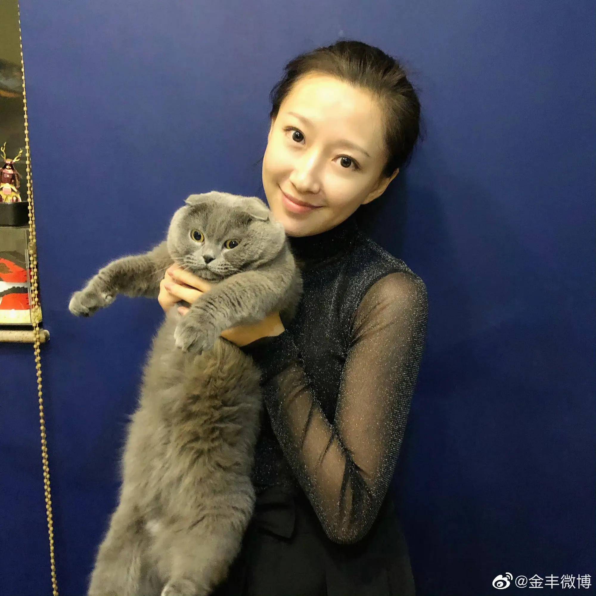 曾相爱十年"班花"令人过目不忘,今时光正好仍美丽动人