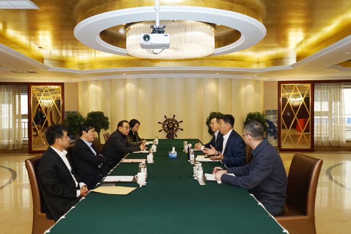 青岛市税务局领导走访全国人大代表张董事长